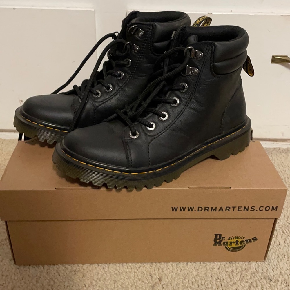 Dr. Martens Faora